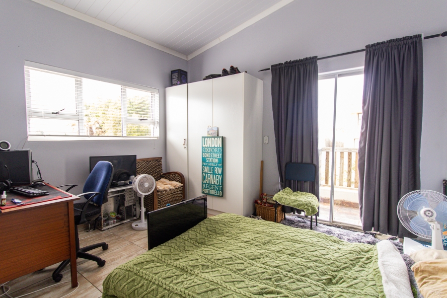 5 Bedroom Property for Sale in Myburgh Park Western Cape